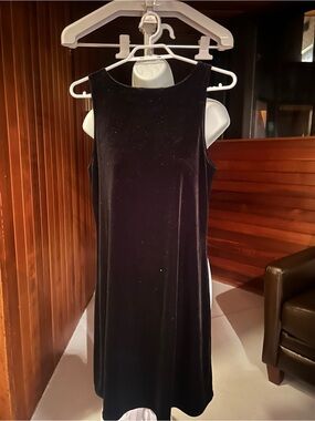 Velvet Sleeveless Mini Dress in Black